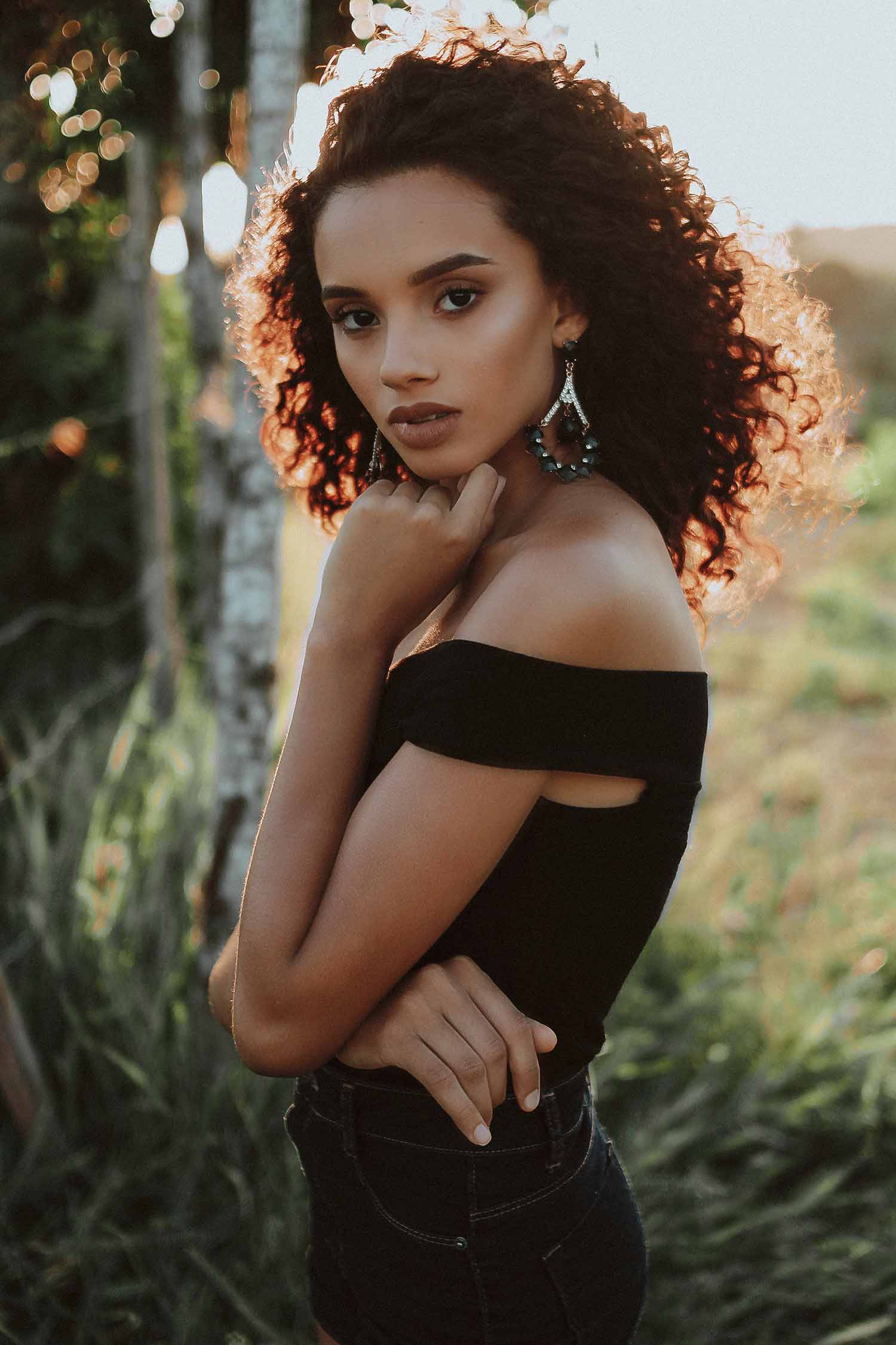 Women in nature autumn photoshoot